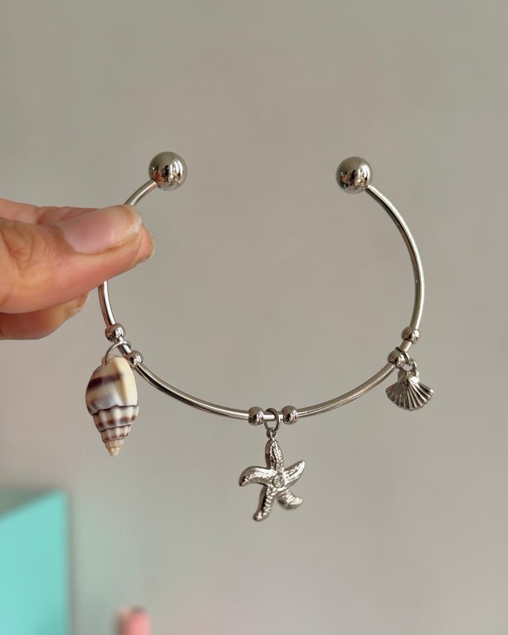 Minimalistic Mermaid Bracelet