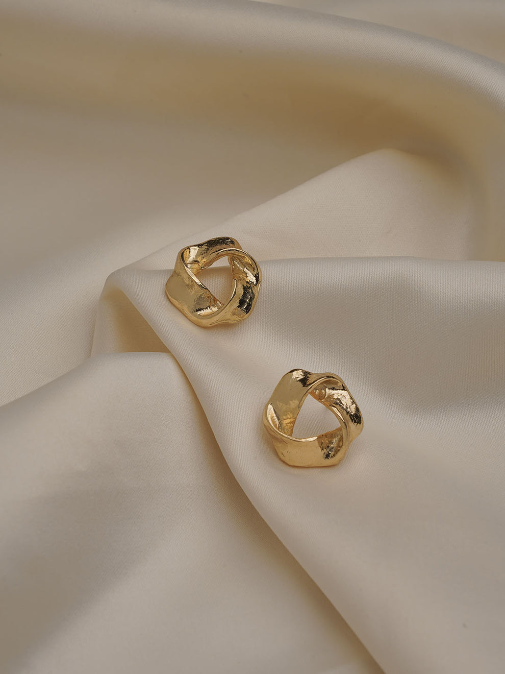 6 Dainty Jewel Hamper ( Pack of 6 Dainty Earrings)