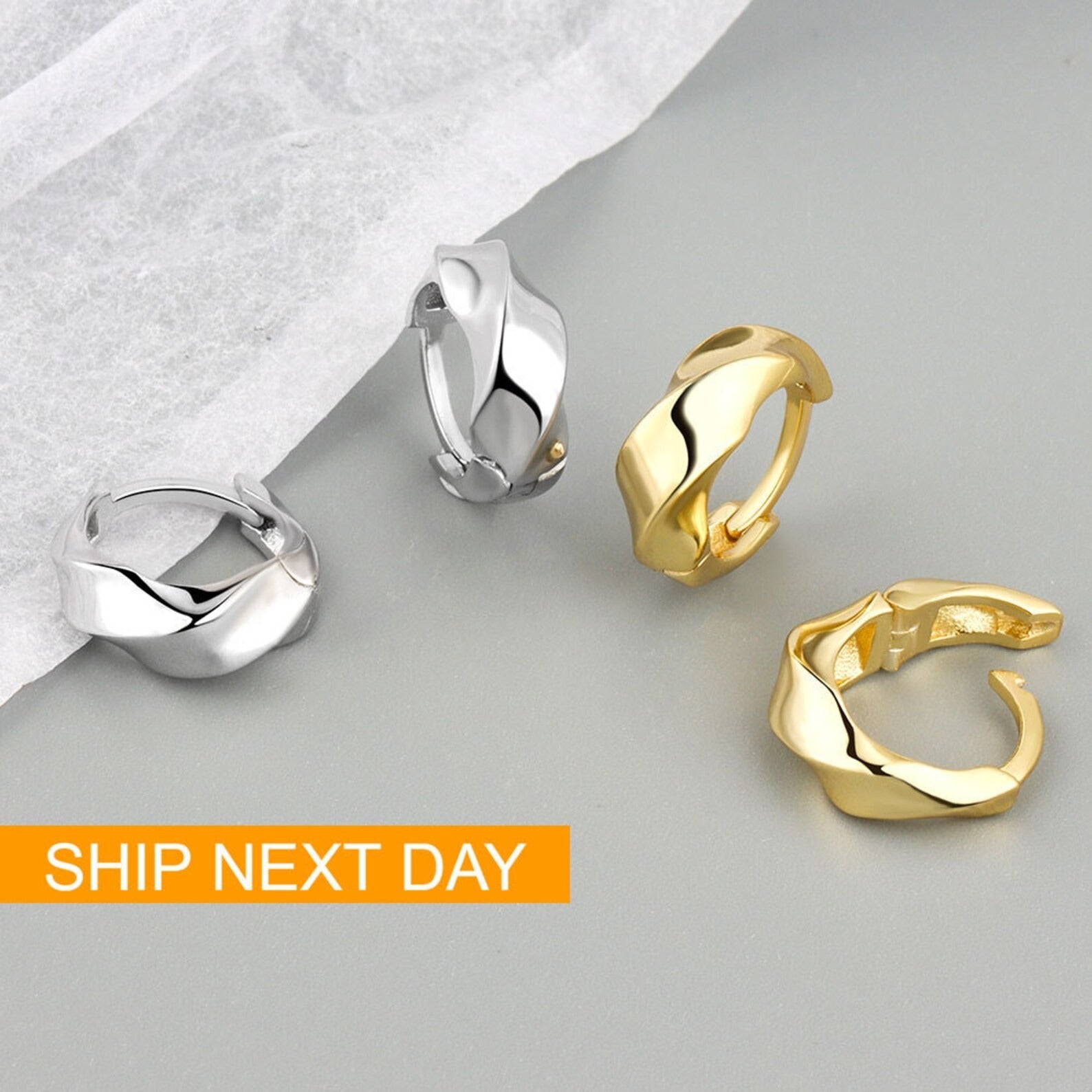 Golden Organic Detail Adjustable Earring