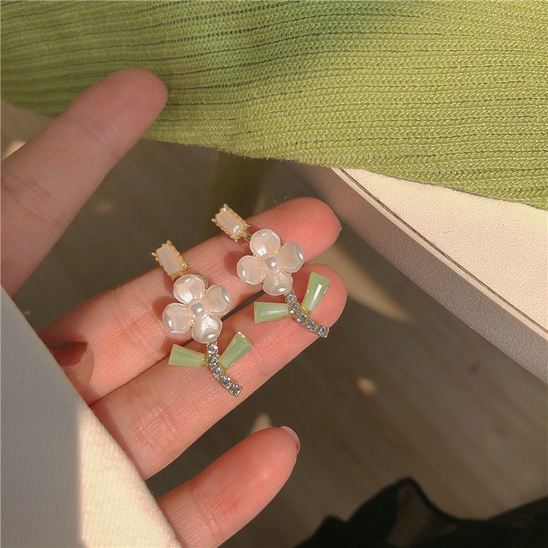 Poetic Bloom earrings