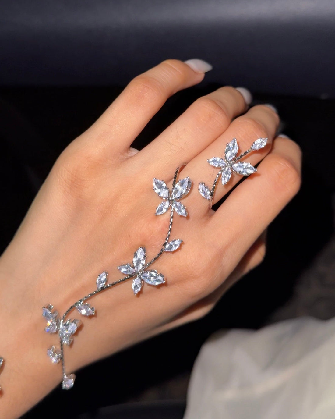 Leafy Luster Luxe Hand Jewellery