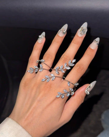 Sabrina Carpenter Core!Hand Jewellery